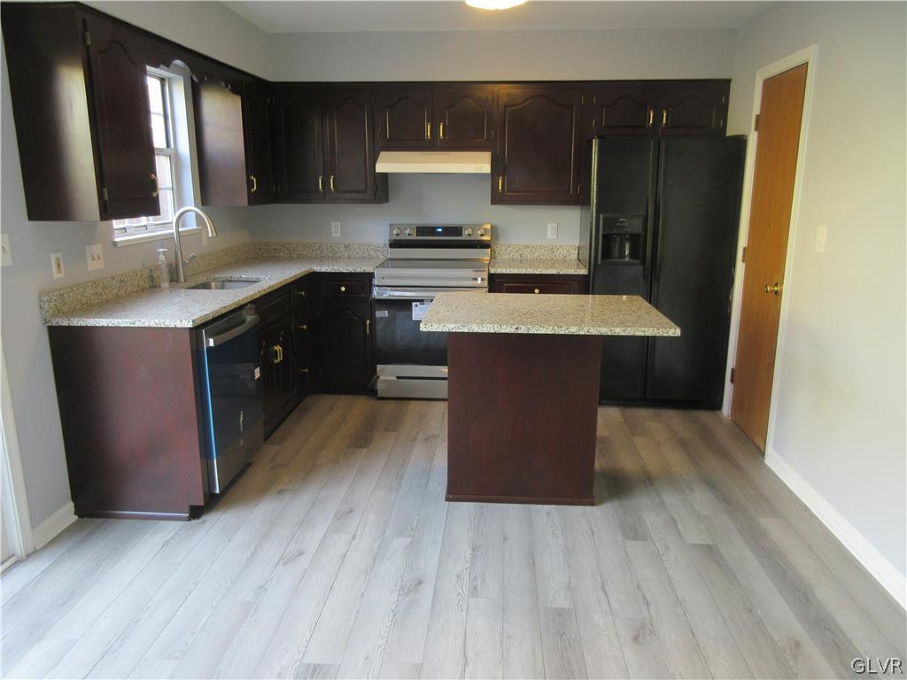 1242 Stanford Road Bethlehem, PA 18018 - Photo 6 of 22 Kitchen