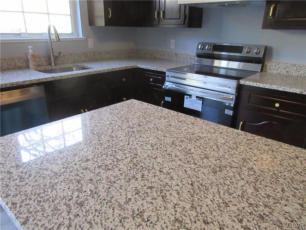 1242 Stanford Road Bethlehem, PA 18018 - Photo 8 of 22 Gallery Image 8