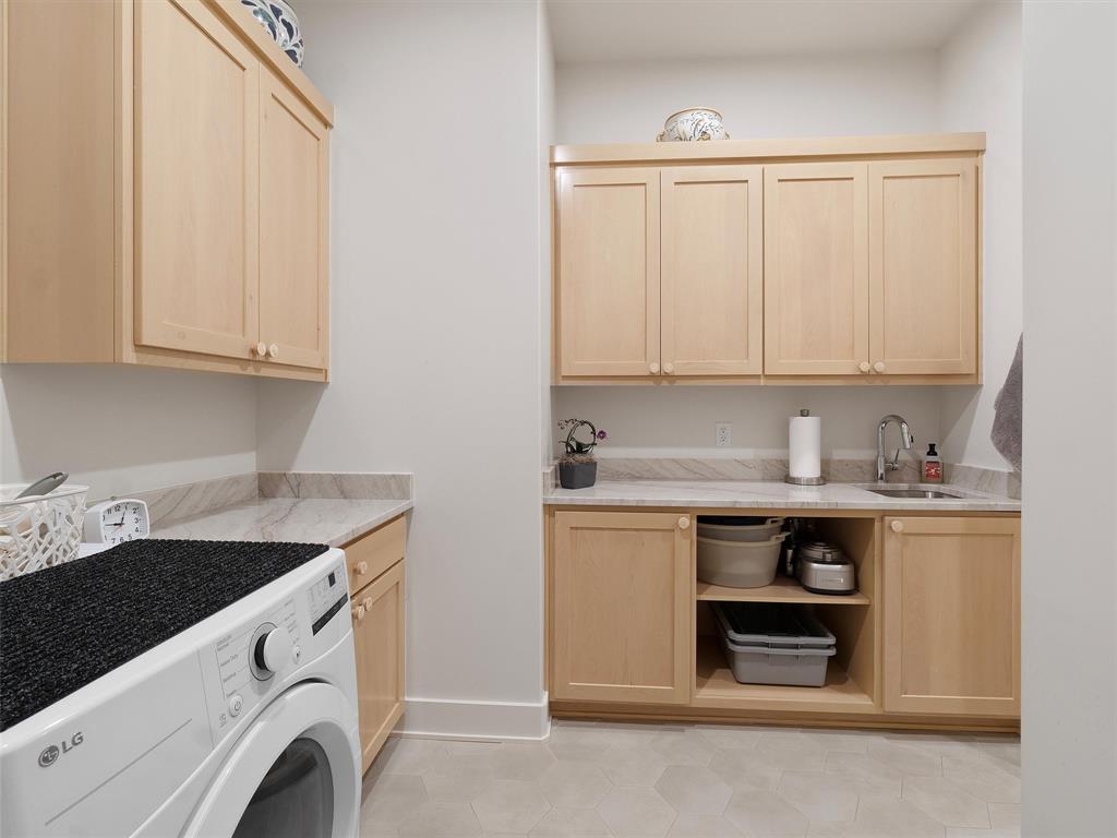 800 John Dean Road Gilmer, TX 75644 - Photo 31 of 40 a view of washer and dryer