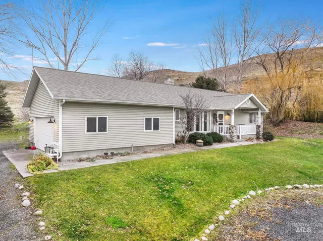 $369,900 | 4503 Hidden Canyon Lane, Buhl, ID 83316