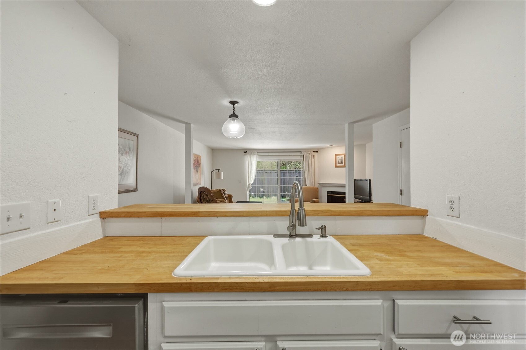 6005 Merlot Lane Southeast Lacey, WA 98513 - Photo 13 of 37 a view of a living room kitchen
