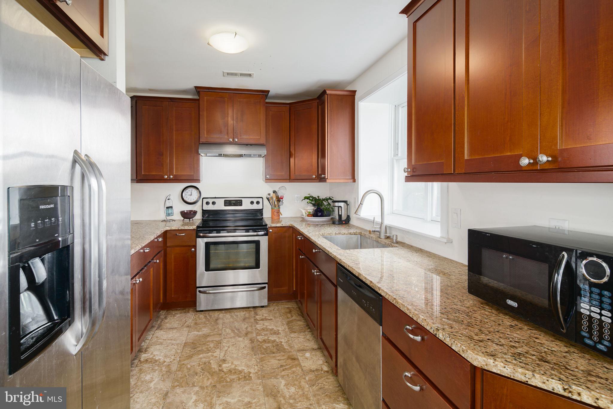 55 Grasspond Road Levittown, PA 19057 - Photo 14 of 33