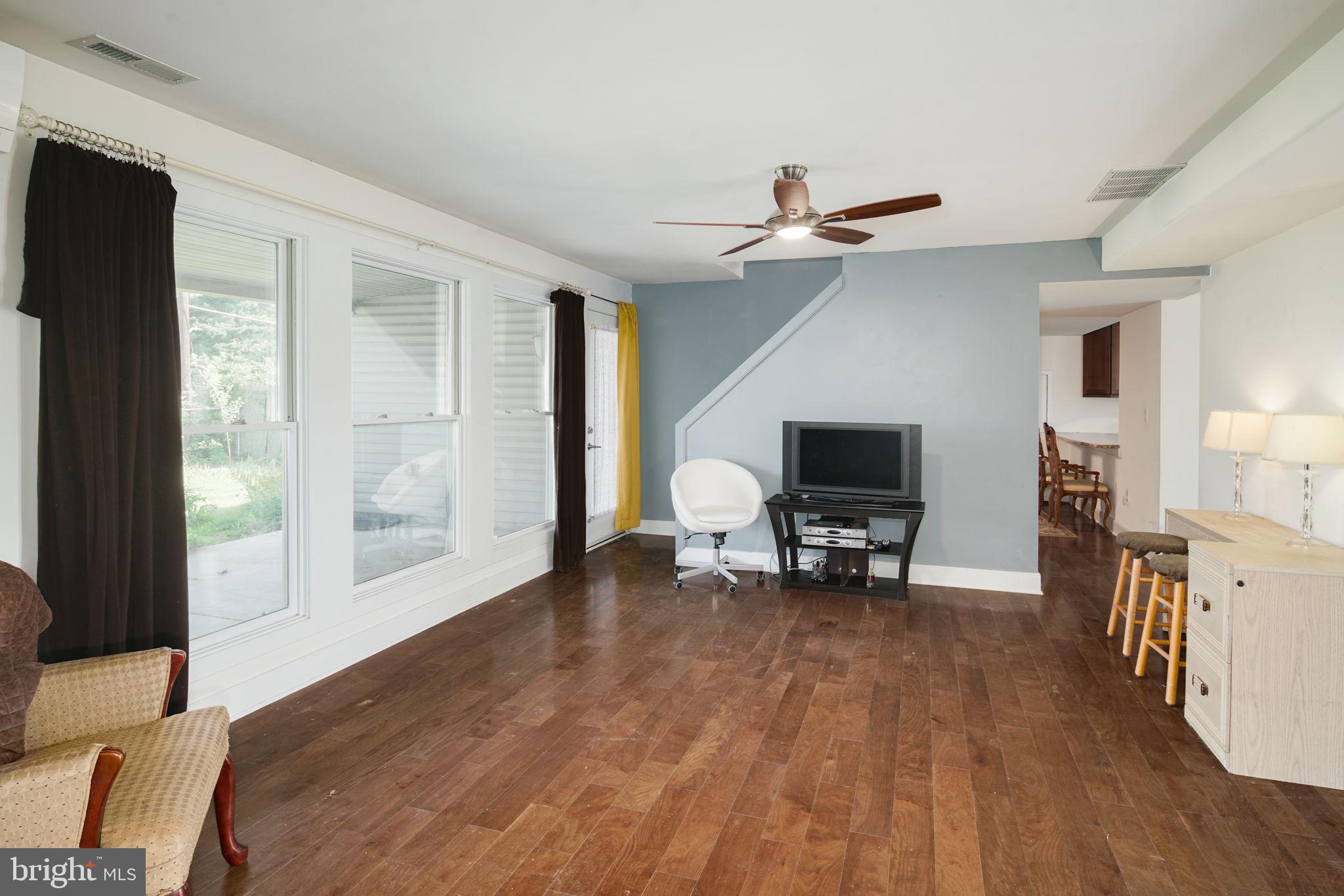 55 Grasspond Road Levittown, PA 19057 - Photo 5 of 33