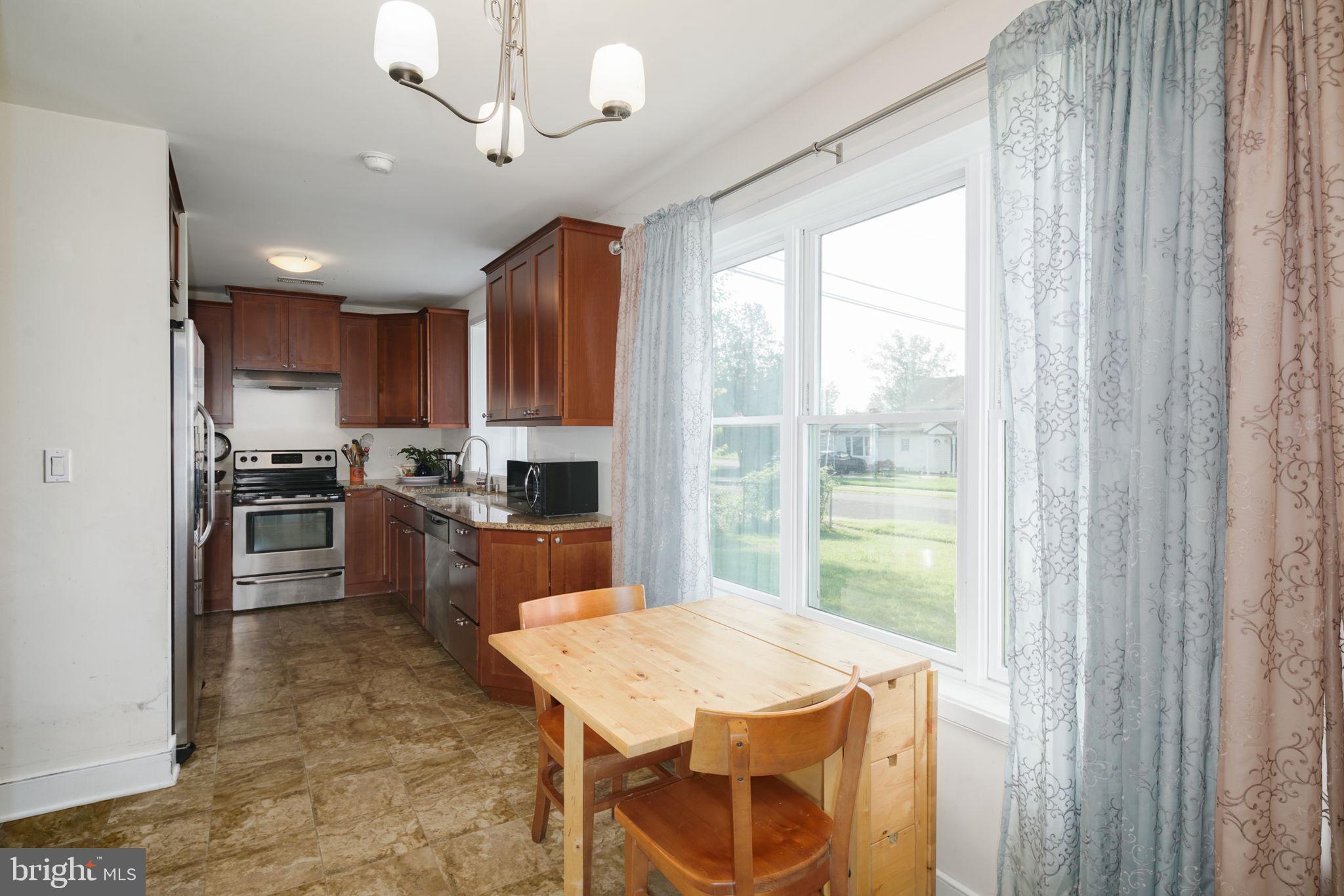 55 Grasspond Road Levittown, PA 19057 - Photo 8 of 33