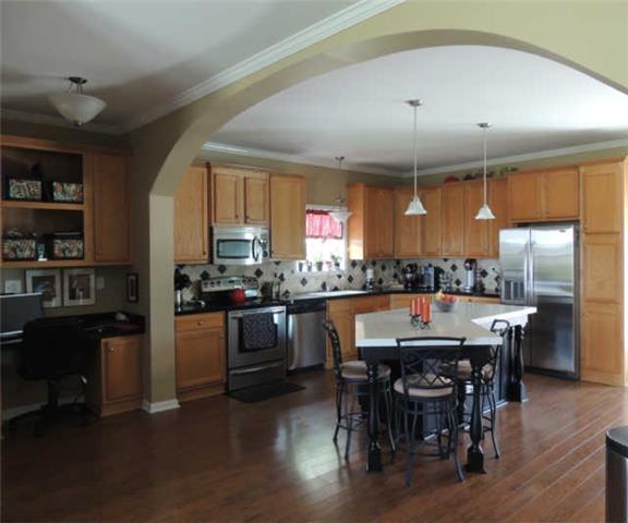2001 Silverado Pass Spring Hill, TN 37174 - Photo 4 of 20 Large kitchen with beautiful archway entrance