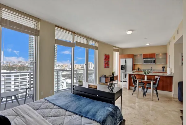 $2,550 | 185 Southwest 7th Street, Unit 1600, Miami, FL 33130