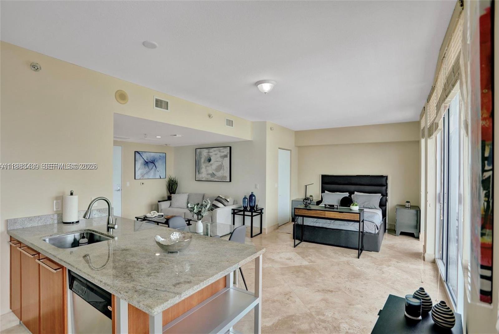 185 Southwest 7th Street, Unit 1600 Miami, FL 33130 - Photo 20 of 38
