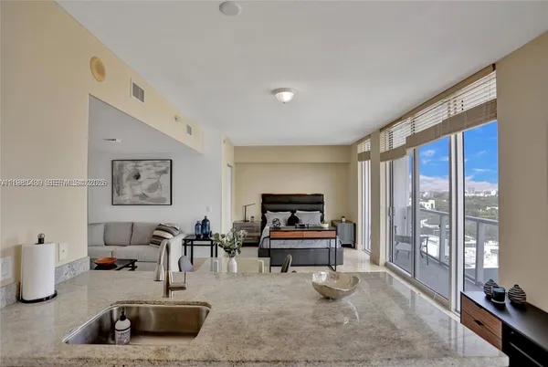 $2,550 | 185 Southwest 7th Street, Unit 1600, Miami, FL 33130