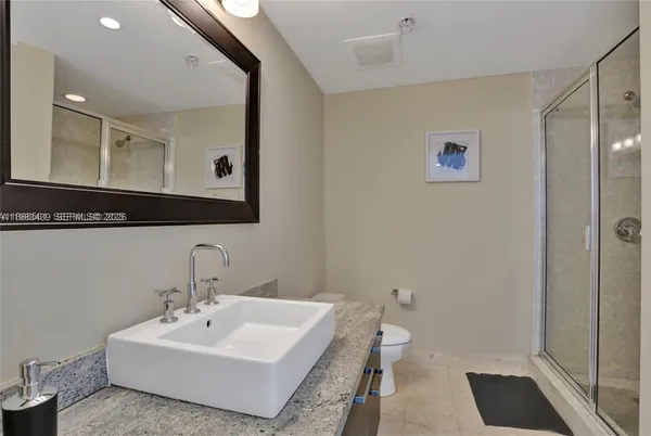 $2,550 | 185 Southwest 7th Street, Unit 1600, Miami, FL 33130