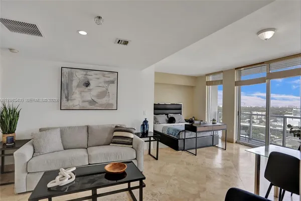 $2,550 | 185 Southwest 7th Street, Unit 1600, Miami, FL 33130