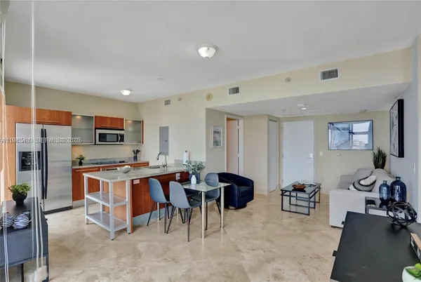 $2,550 | 185 Southwest 7th Street, Unit 1600, Miami, FL 33130