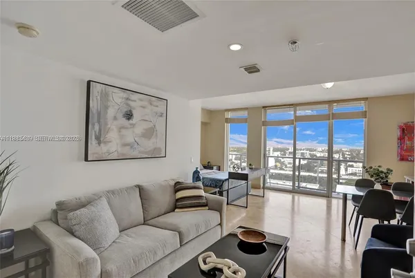 $2,550 | 185 Southwest 7th Street, Unit 1600, Miami, FL 33130