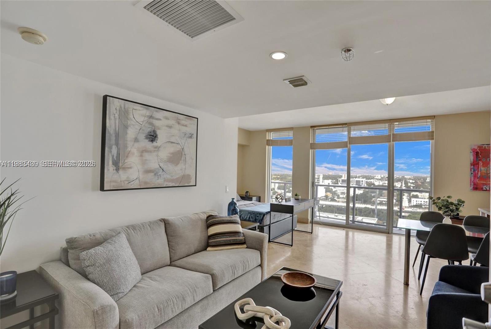 185 Southwest 7th Street, Unit 1600 Miami, FL 33130 - Photo 3 of 38