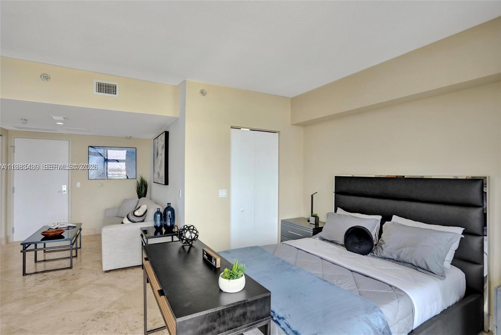 185 Southwest 7th Street, Unit 1600 Miami, FL 33130 - Photo 31 of 38