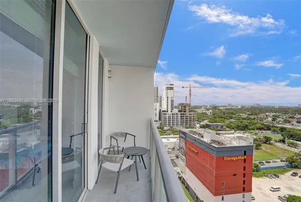 $2,550 | 185 Southwest 7th Street, Unit 1600, Miami, FL 33130