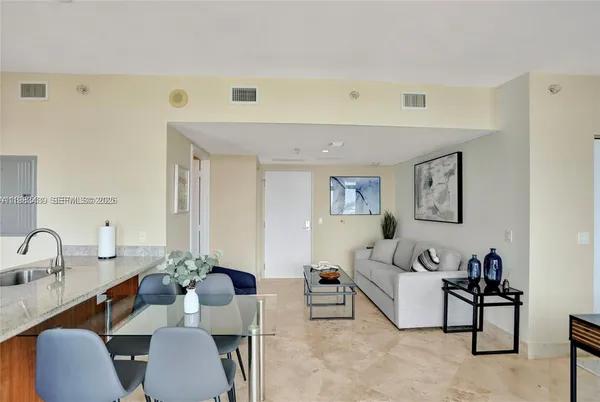 $2,550 | 185 Southwest 7th Street, Unit 1600, Miami, FL 33130