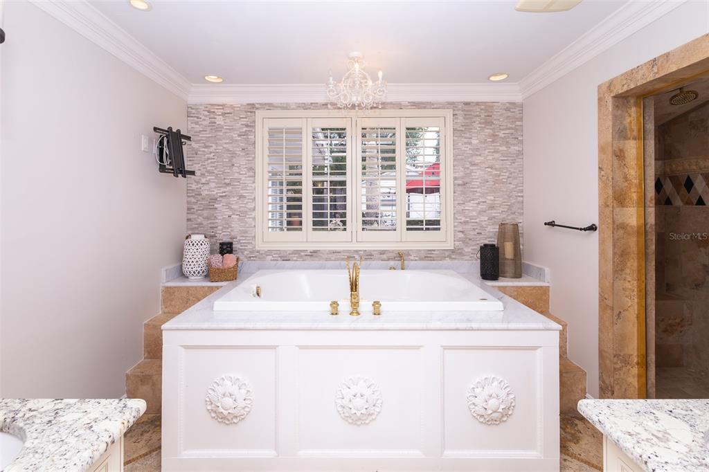 1001 Nottingham Street Orlando, FL 32803 - Photo 22 of 49 a bathroom with a sink and a window