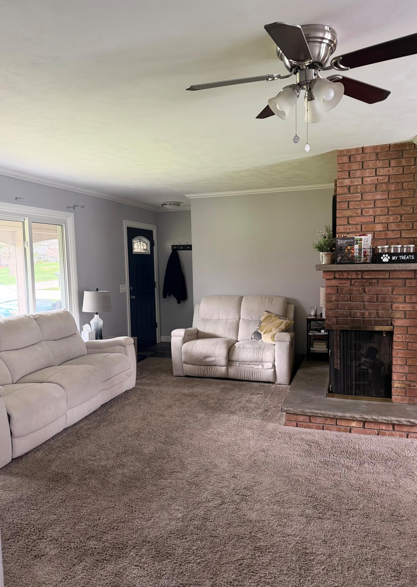 3733 Ridgefield Road Lansing, MI 48906 - Photo 11 of 31 LIVING ROOM