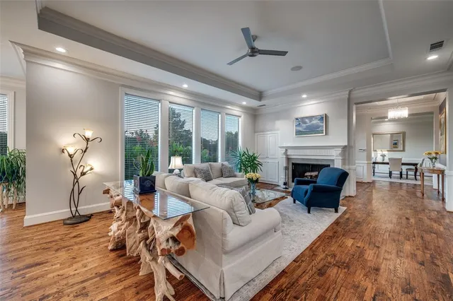 a view of an house with backyard space and garden