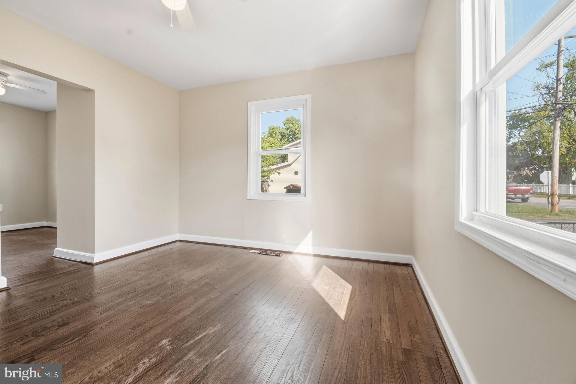 8444 Garden Road Pasadena, MD 21122 - Photo 3 of 28