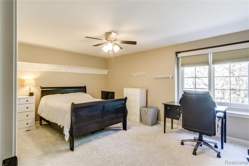 571 Augusta Drive Rochester Hills, MI 48309 - Photo 23 of 42
