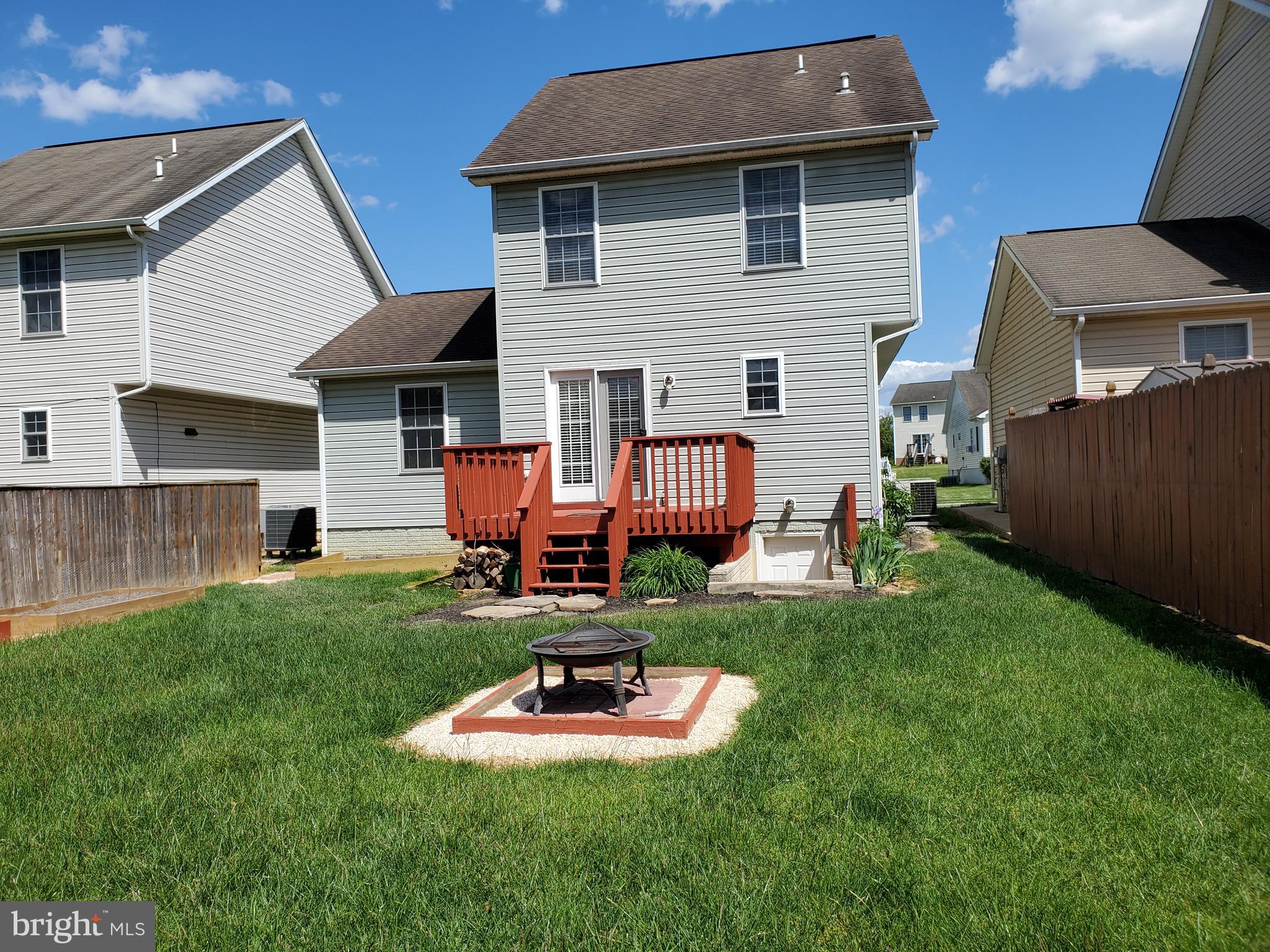111 Peter Rabbit Drive Ranson, WV 25438 - Photo 3 of 8