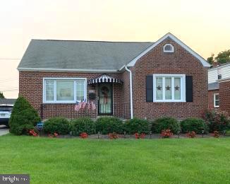 804 Ripley Street Philadelphia, PA 19111 - Photo 2 of 23 Front yard/patio