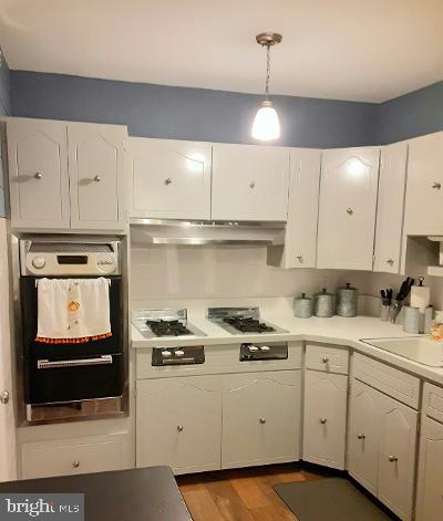 804 Ripley Street Philadelphia, PA 19111 - Photo 6 of 23 Eat-in Kitchen
