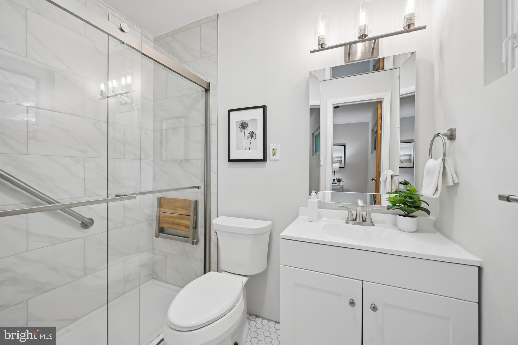 9710 Hillsmere Road Ellicott City, MD 21042 - Photo 20 of 46 Newly Renovated En Suite Bath