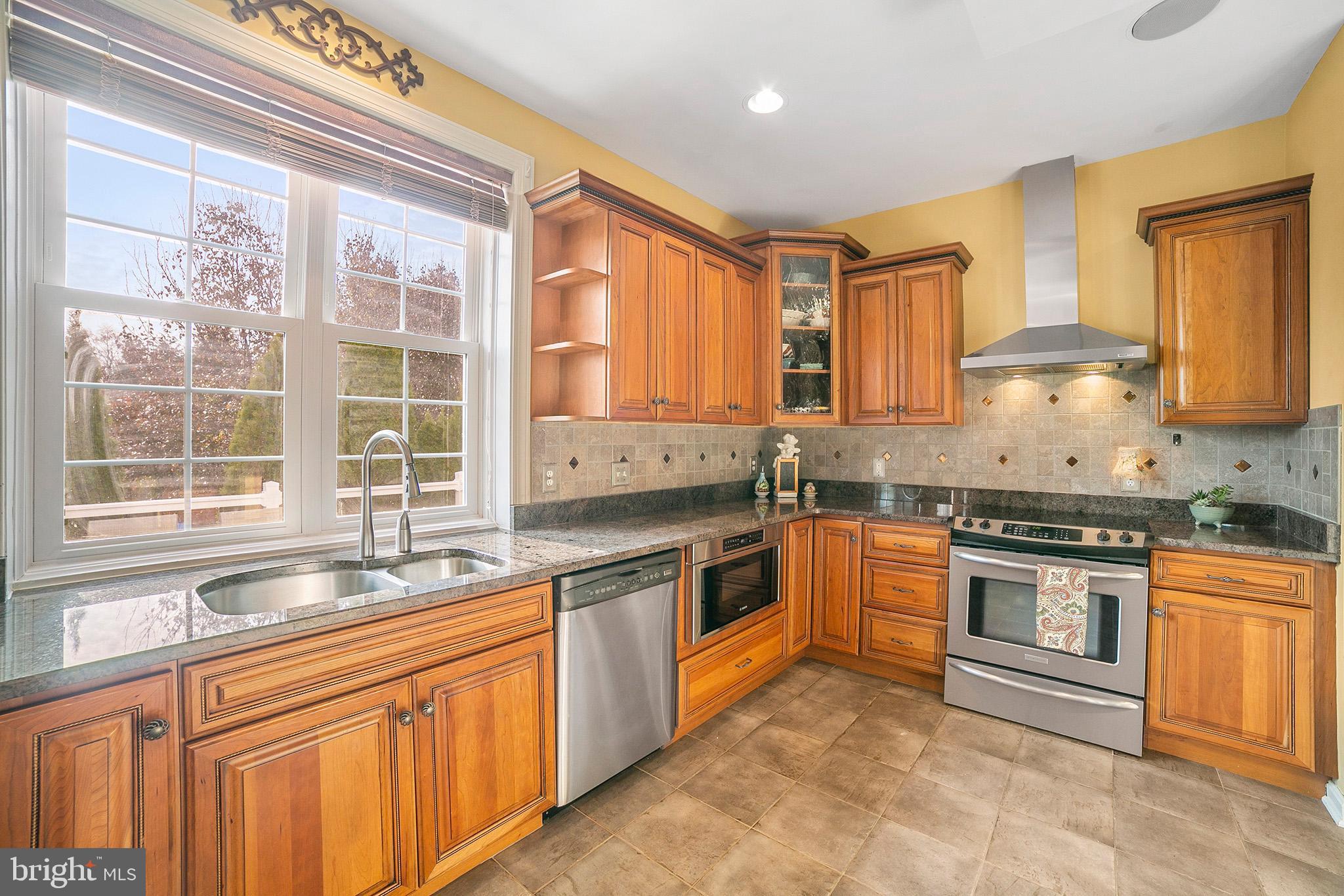19 Eagleton Farm Road Newtown, PA 18940 - Photo 13 of 32 Kitchen