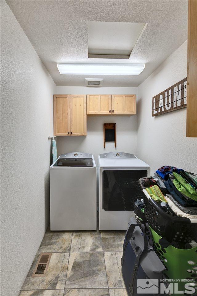 995 McLean Road Fallon, NV 89406 - Photo 20 of 25 a utility room with sink dryer and washer