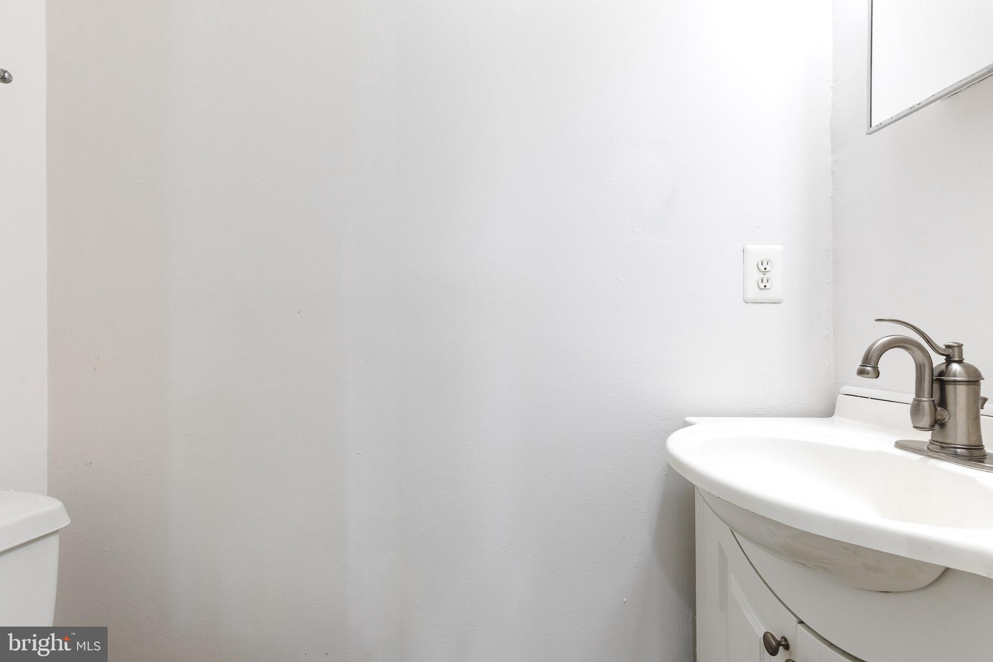 958 Middleborough Road Essex, MD 21221 - Photo 9 of 23