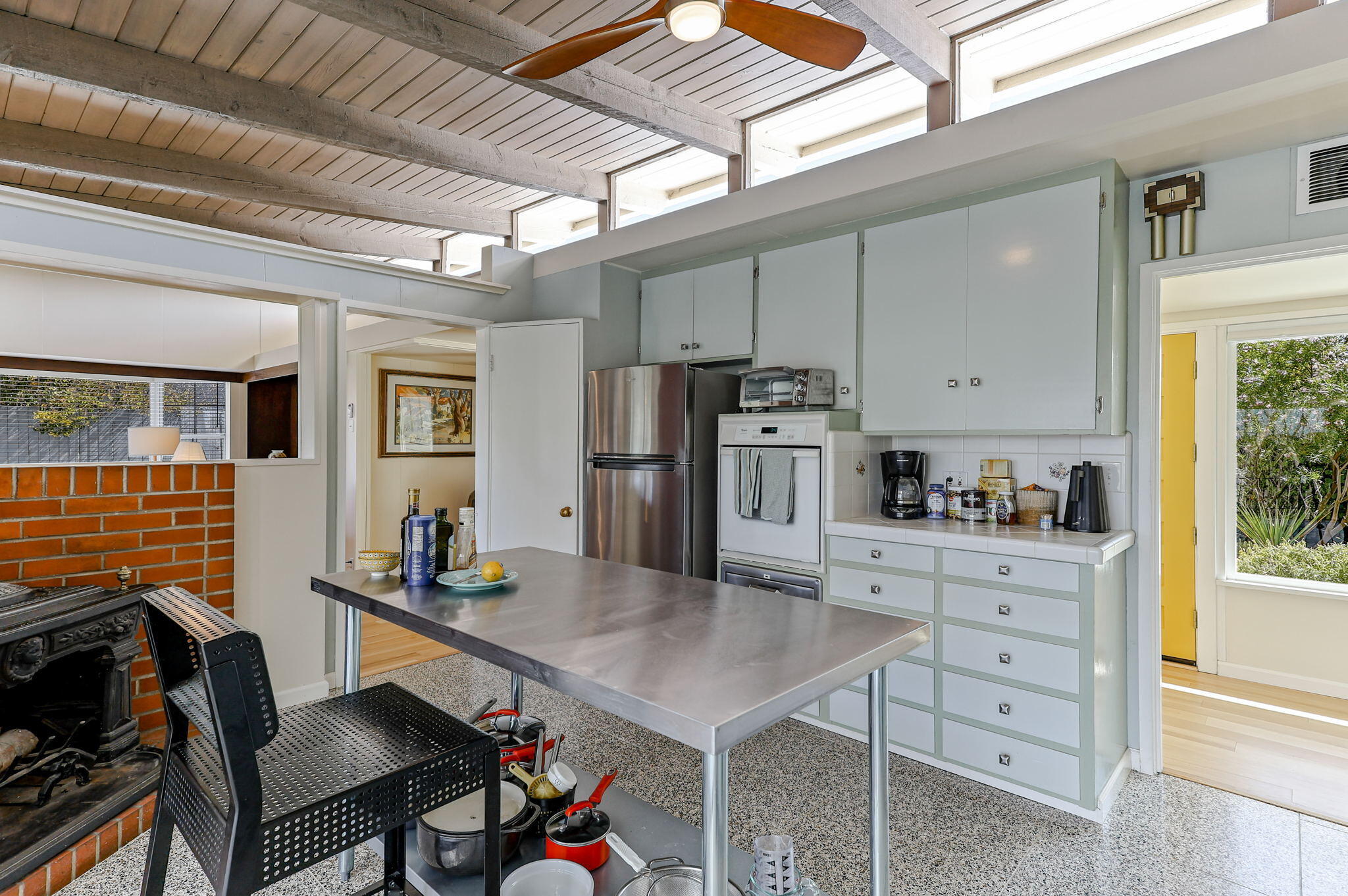 860 Rio Street Red Bluff, CA 96080 - Photo 15 of 50 a kitchen with appliances cabinets and furniture