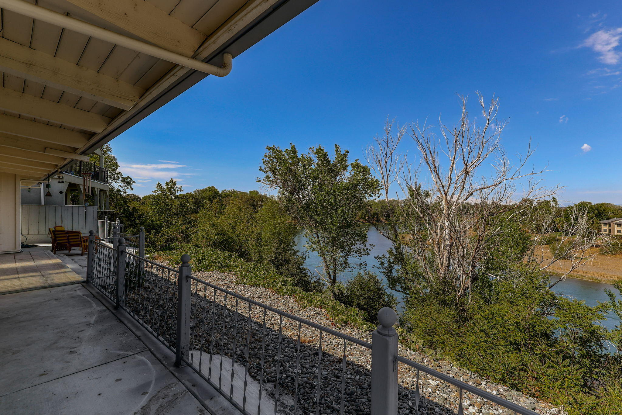 860 Rio Street Red Bluff, CA 96080 - Photo 45 of 50 a view of a pathway of a building