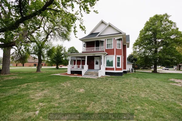 $250,000 | 1002 A Street, Aurora, NE 68818