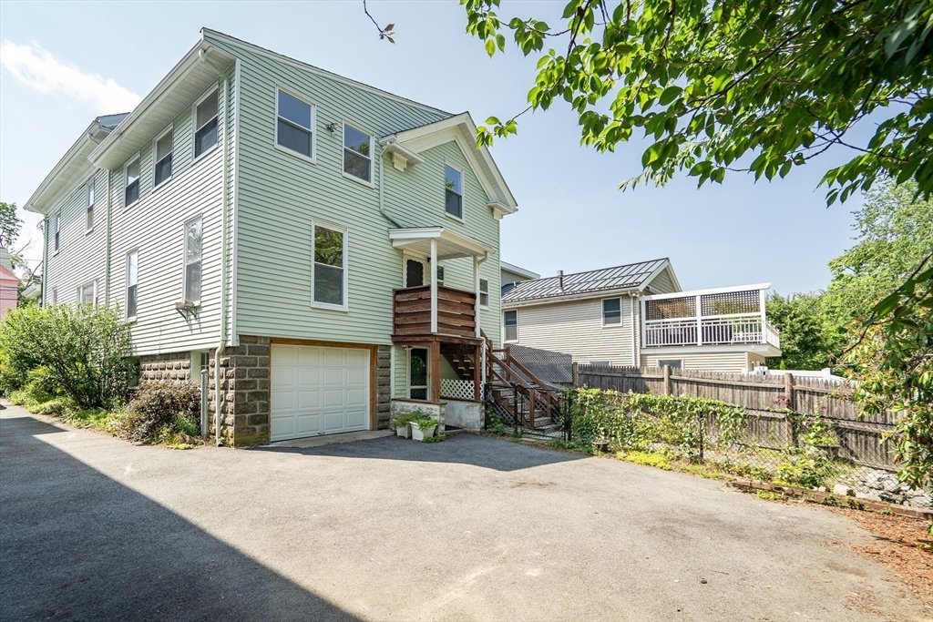 121 Myrtle Street Melrose, MA 02176 - Photo 22 of 26
