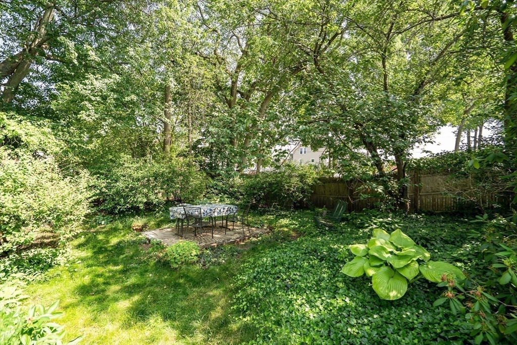 121 Myrtle Street Melrose, MA 02176 - Photo 23 of 26