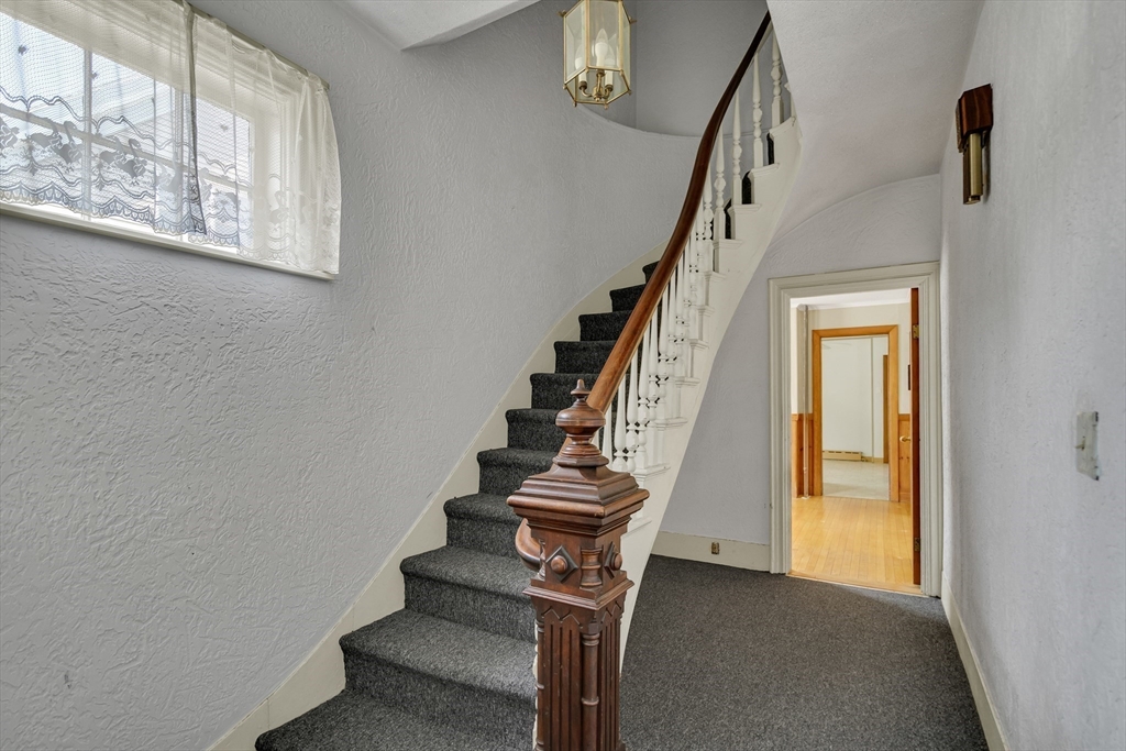 121 Myrtle Street Melrose, MA 02176 - Photo 3 of 26
