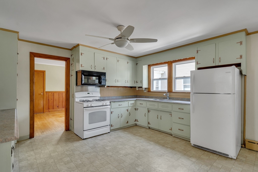 121 Myrtle Street Melrose, MA 02176 - Photo 5 of 26
