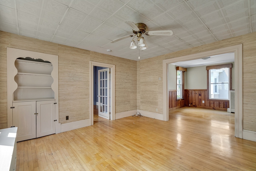121 Myrtle Street Melrose, MA 02176 - Photo 8 of 26