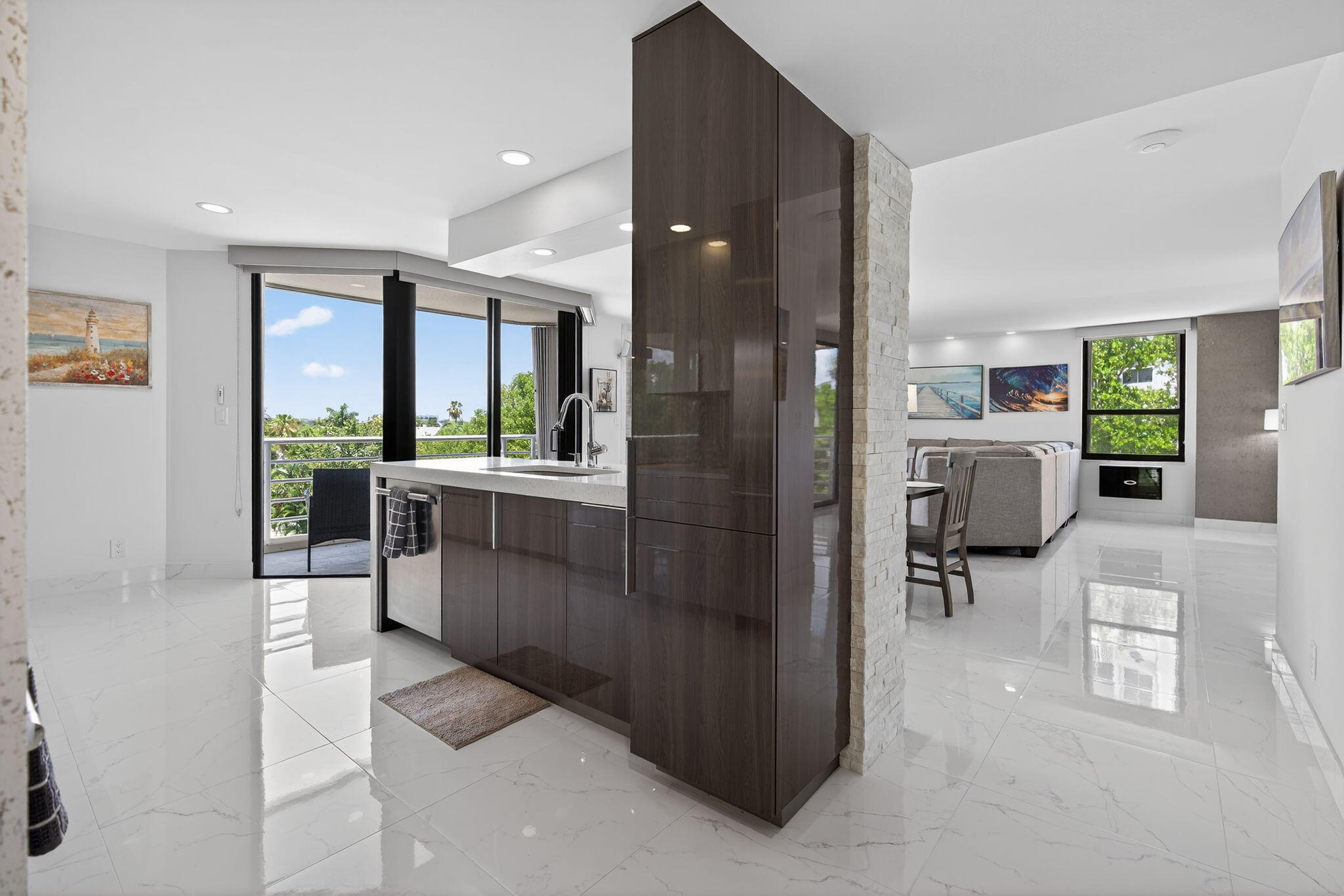 176 Helios Drive, Unit 210 Jupiter, FL 33477 - Photo 8 of 47 Kitchen and Family Room