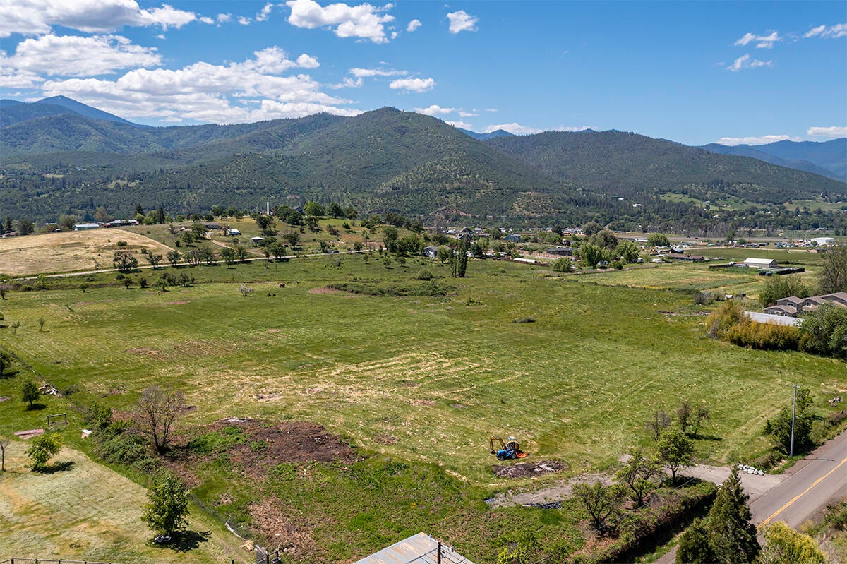 184 East Valley View Road Ashland, OR 97520 - Photo 12 of 12 Gallery Image 12