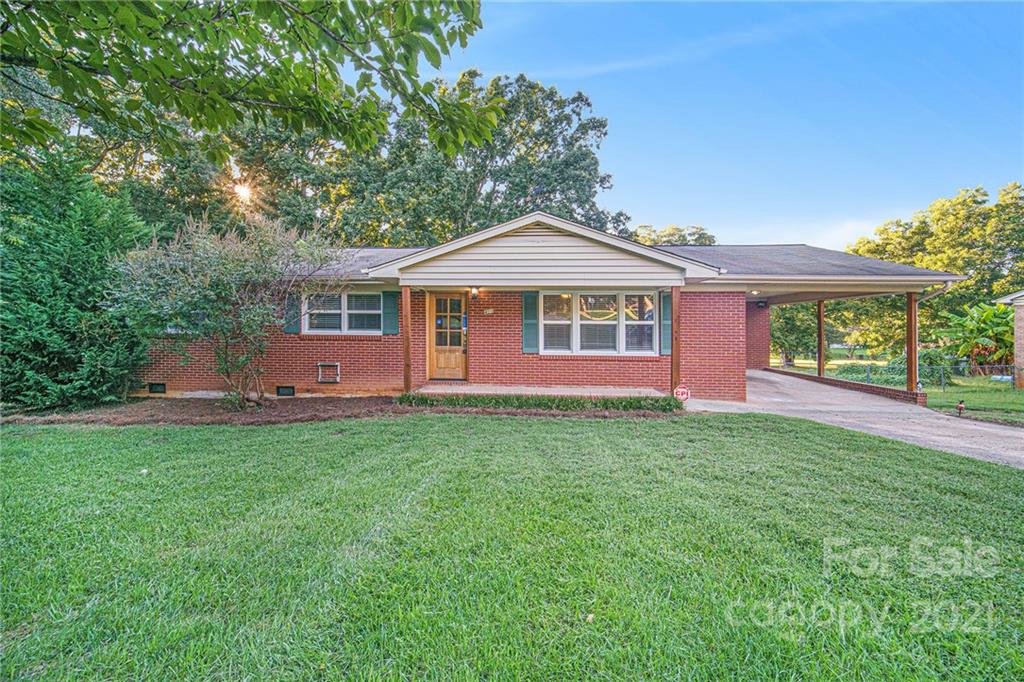 411 Ashebrook Park Road Dallas, NC 28034 - Photo 1 of 17 Gallery Image 1
