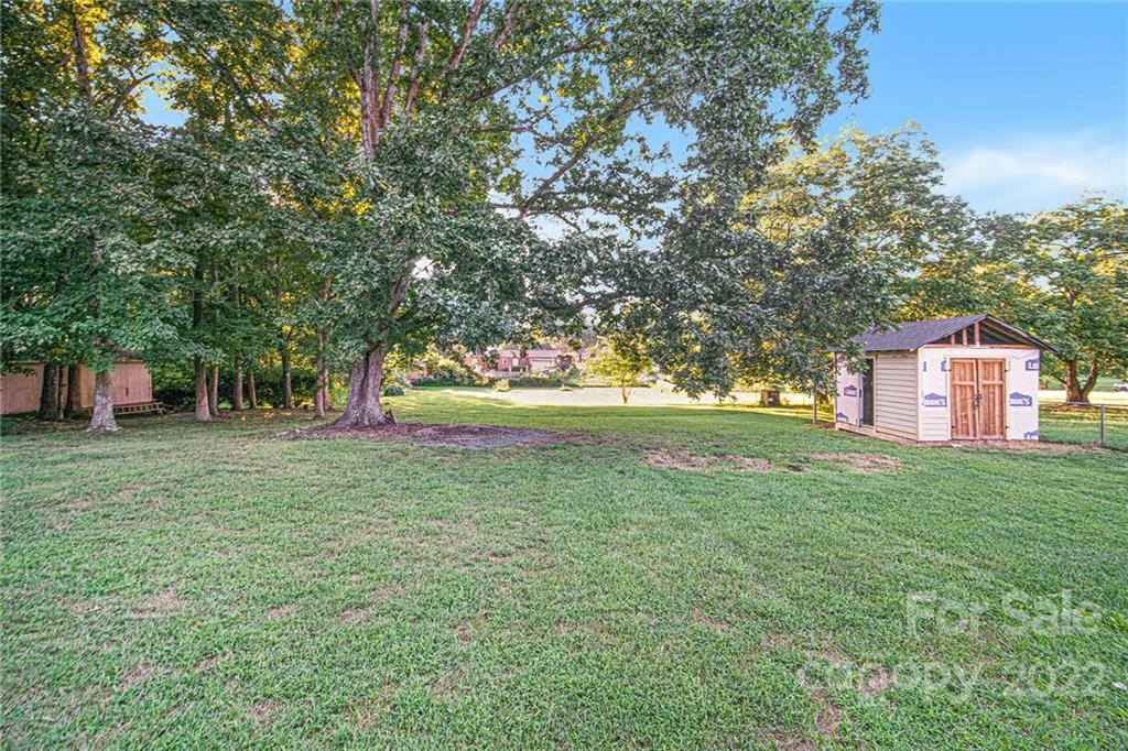 411 Ashebrook Park Road Dallas, NC 28034 - Photo 12 of 17 Gallery Image 12