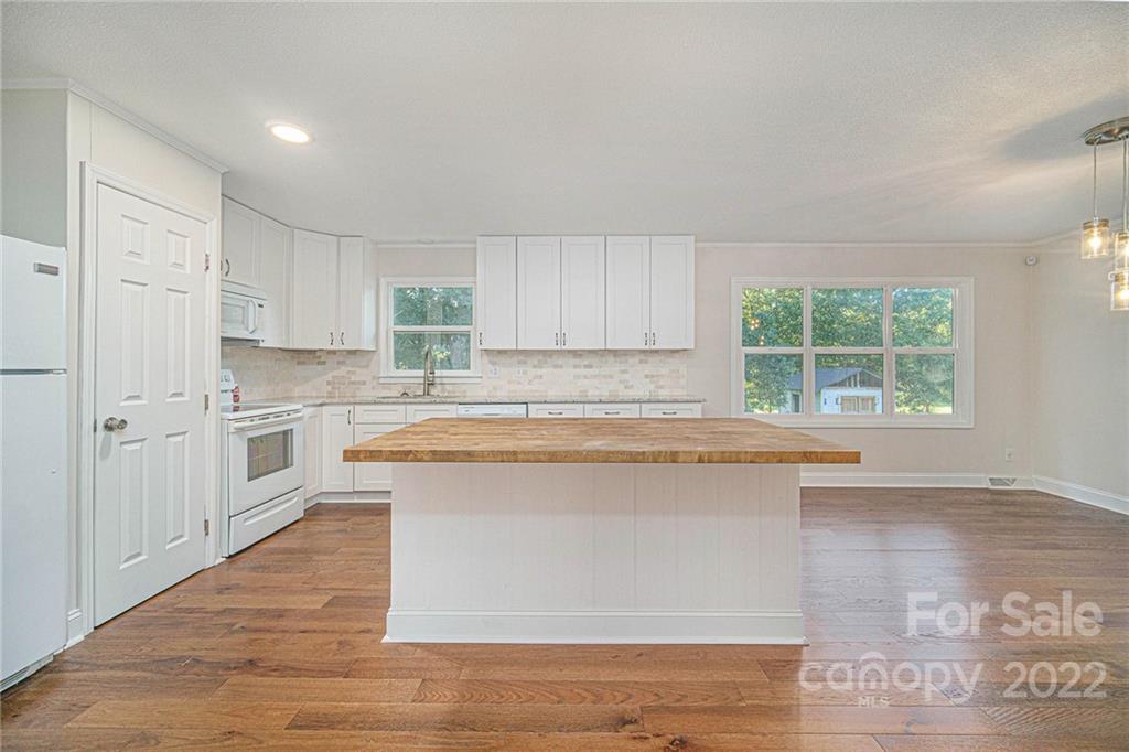 411 Ashebrook Park Road Dallas, NC 28034 - Photo 2 of 17 Gallery Image 2