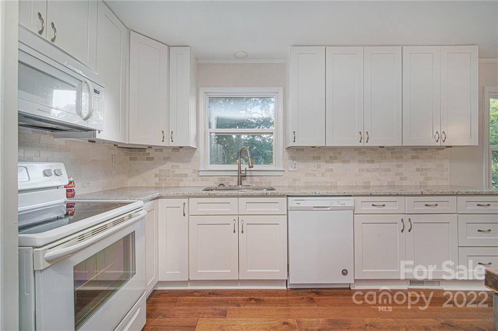 411 Ashebrook Park Road Dallas, NC 28034 - Photo 3 of 17 Gallery Image 3