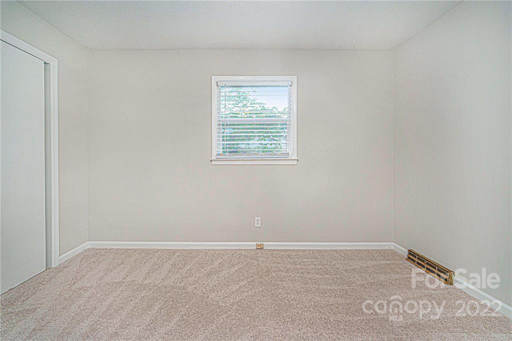 411 Ashebrook Park Road Dallas, NC 28034 - Photo 8 of 17 Gallery Image 8