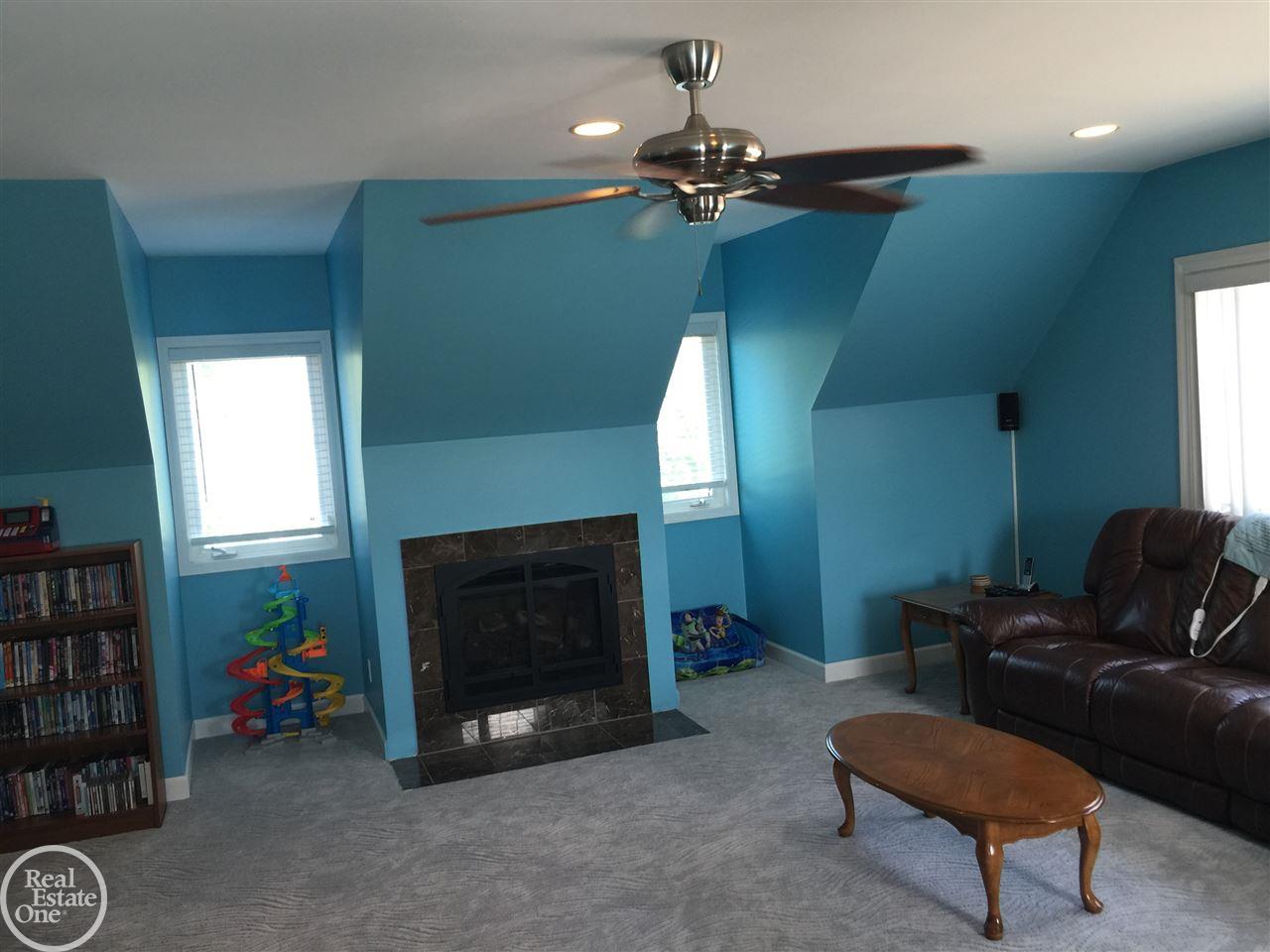 38019 Pointe Rosa Street Harrison Township, MI 48045 - Photo 33 of 36 31355238-32.JPG