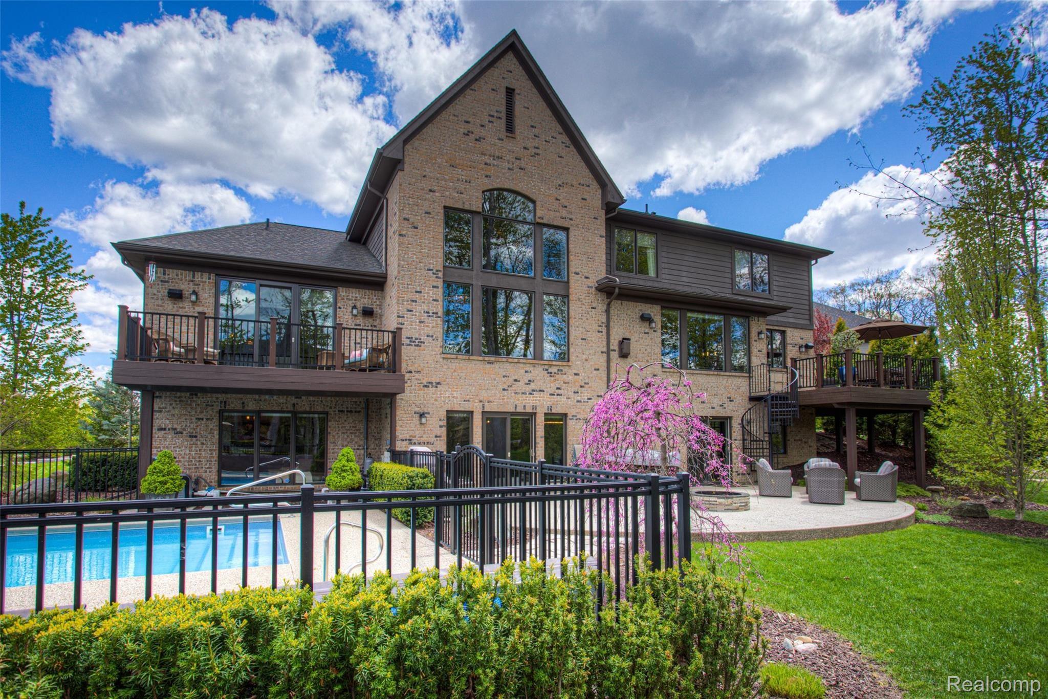 3150 Emeraude Court Rochester, MI 48306 - Photo 2 of 77 02 - Back.jpg