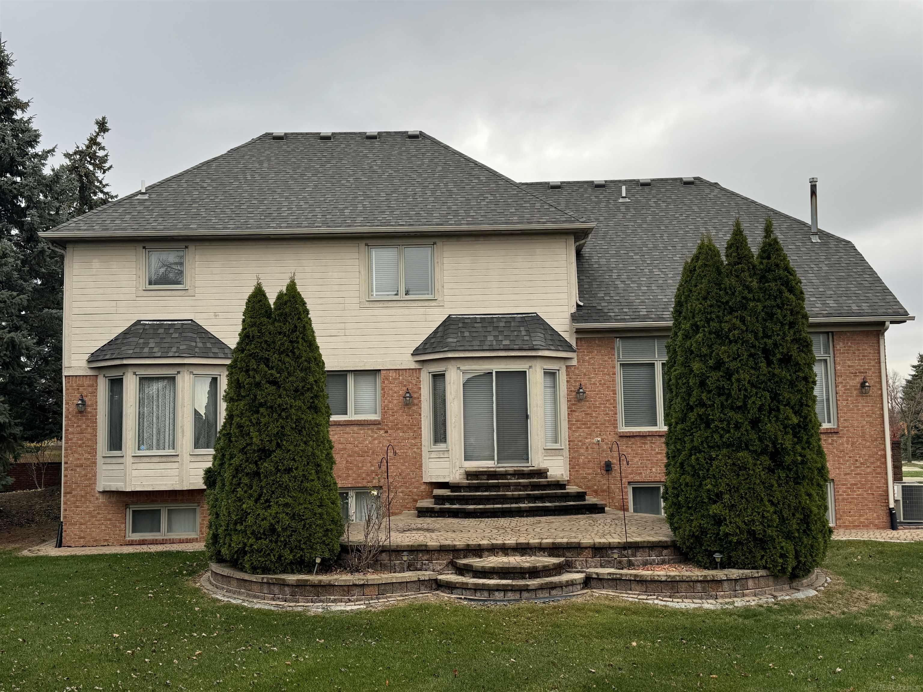 4042 Springbrook Drive Sterling Heights, MI 48314 - Photo 6 of 31 50161591-3ca8b144-6e9b-4378-a722-ff263665e47d.JPG